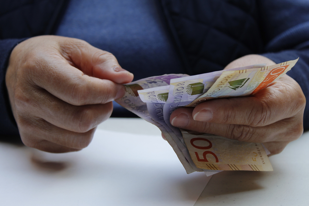 Евростат: България е с най-ниска минимална заплата
