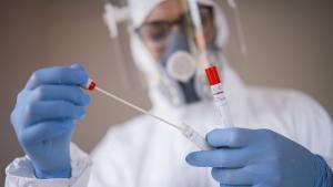 Новите случаи на коронавирус в България са 9916 Направените тестове