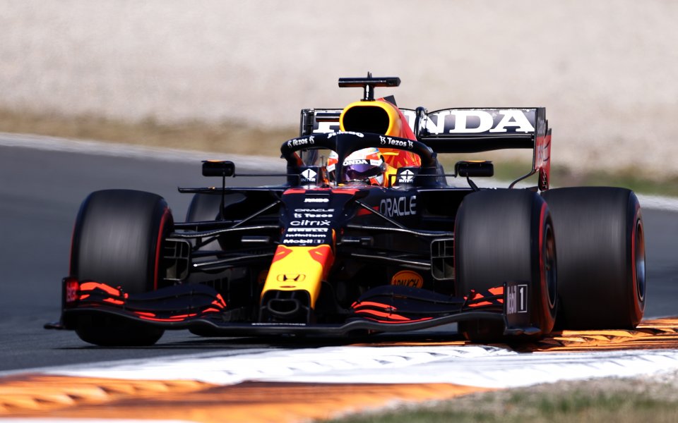 Макс Ферстапен спечели надпреварата за Голямата награда на Нидерландия. Той