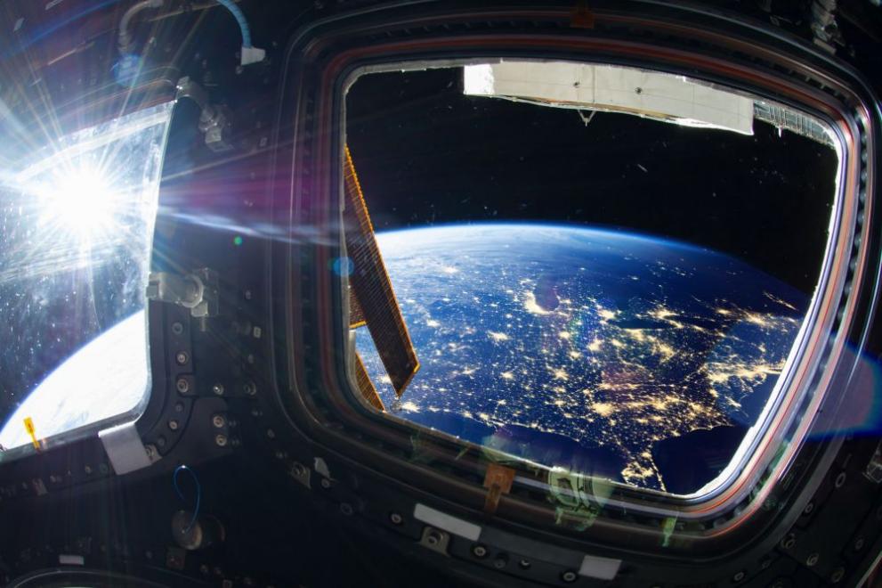 Четирима астронавти напуснаха Международната космическа станция (МКС) и се отправиха