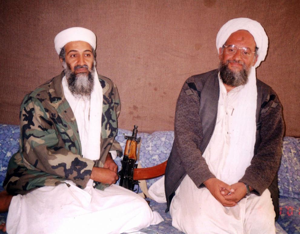Осама бин Ладен и Айман аз Зауахири (вдясно)