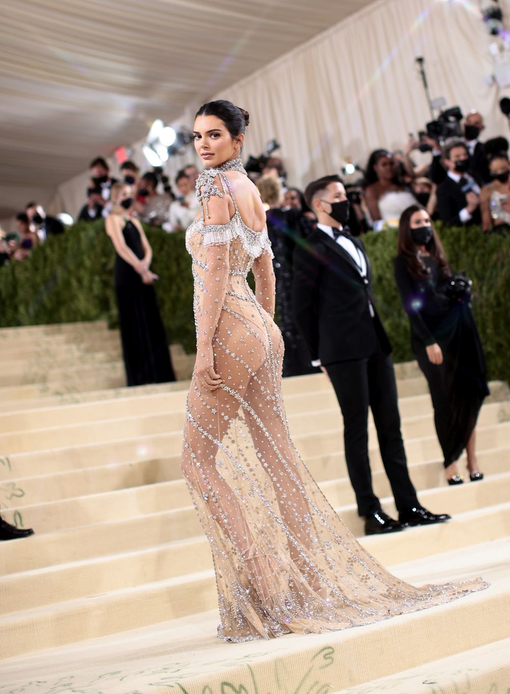 Моделът Кендъл Дженър на Met Gala