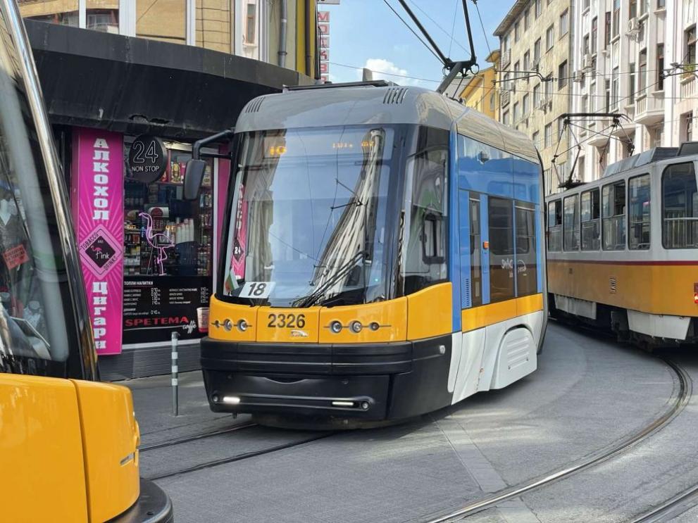 Още четири нови трамвая пристигат в София. Те ще се