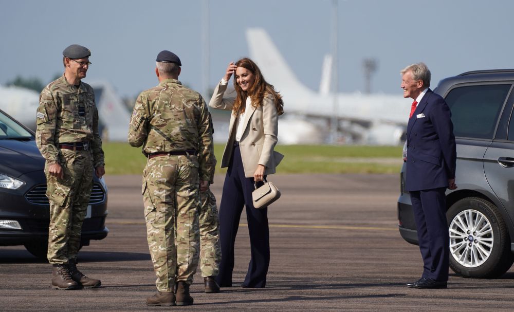 Херцогинята на Кеймбридж се срещна с хората, участващи в евакуацията на цивилни от Афганистан в Обединеното кралство