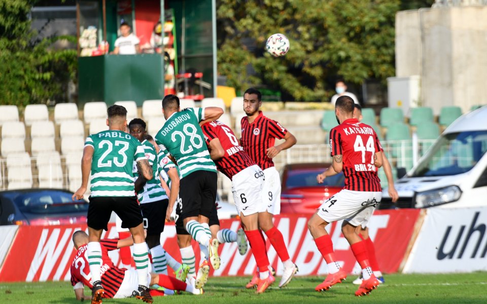 Отборите на Черно море и Локомотив София играят при