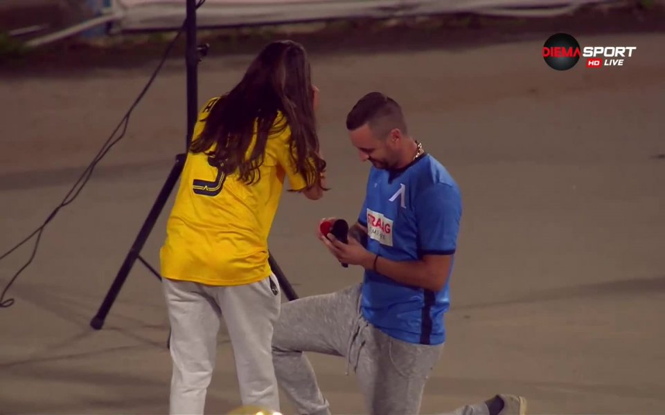 По време на почивката на двубоя между Левски и ЦСКА