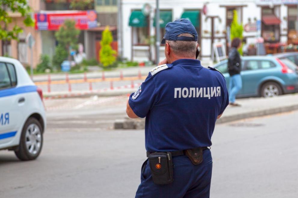 Хванаха мъж осуетил полицейска проверка в Дряново съобщиха от полицията