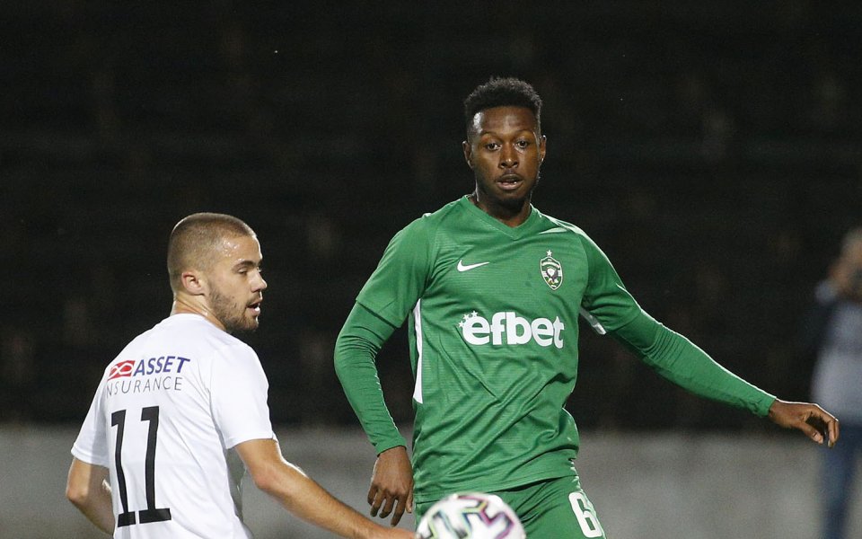 Отборите на Славия и Лудогорец играят при резултат