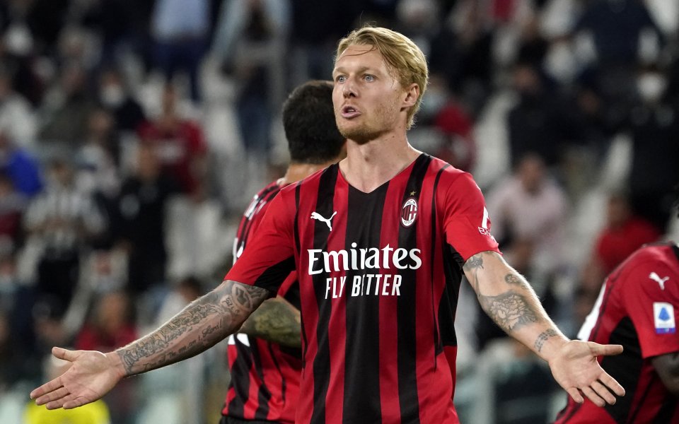 Основен футболист на Милан подписа нов договор