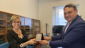 Петър Тодоров Катрин де Бол