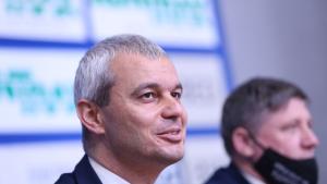 Лидерът на Възраждане Костадин Костадинов алармира на извънредна пресконференция за