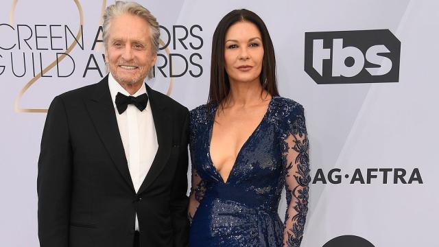 Катрин Зита-Джоунс и Майкъл Дъглас се наслаждават на почивката си в Италия