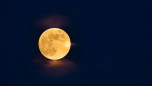 Пълното лунно затъмнение създаде супер кървава Луна (ВИДЕО)