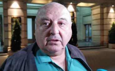 Силният човек в Славия Венцеслав Стефанов коментира пред репортери