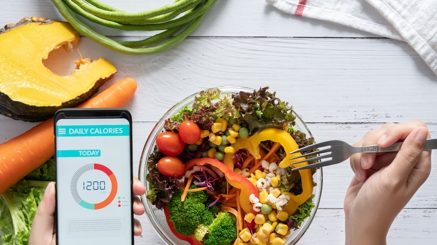 <p><strong>5. Диета с ниско съдържание на мазнини</strong><br />
Нека си признаем. Мазнините са очернени като враг на нашето здраве. Неразбрани, критикувани, оспорвани, мазнините биват погрешно обвинявани за нарастването на съвременните заболявания. В действителност премахването на мазнините от нашата диета ще доведе до множество проблеми - суха кожа и коса, лошо настроение и дори депресия, дефицит на паметта и познавателните способности, наддаване на тегло (да, чухте правилно!) Както и ниска енергия и умора. Осигуряването на правилните мазнини в диетата ви всъщност ще доведе до по-малко умора. Освен това здравословните мазнини решават проблеми като възпаление, памет, лошо настроение и стрес.</p>