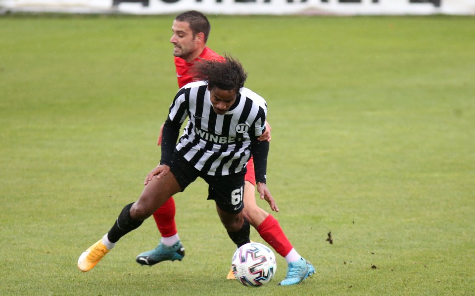 Локомотив Пловдив пусна в продажба билети за мача с Царско