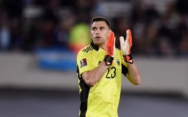 Емилиано Мартинес бе провъзгласен за един от най добрите вратари в