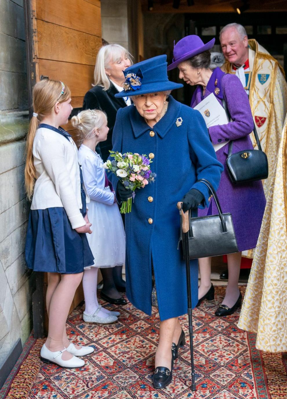  кралица Елизабет с бастун 