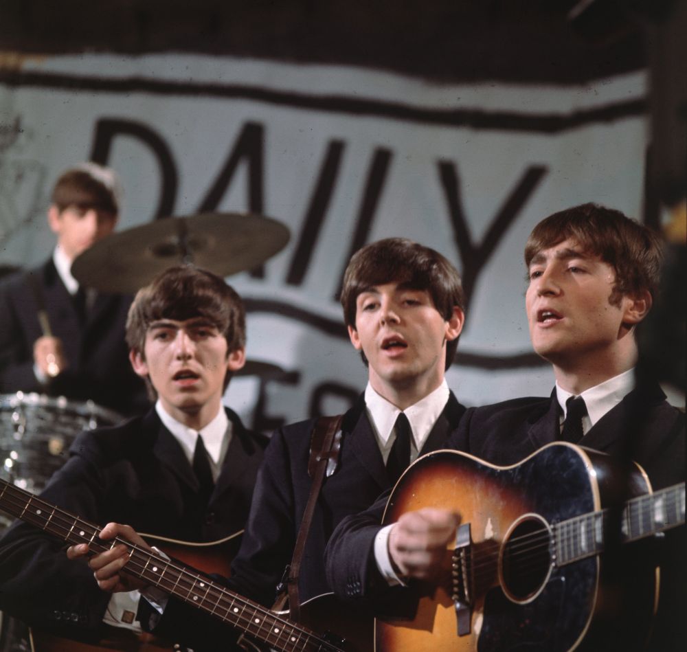 Най-известната песен на Бийтълс Yesterday, написана през 1965 г. е посветена на майката на Пол Макартни