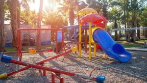 Община Монтана ремонтира детските площадки в града голяма част от