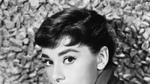 От коя част от тялото си се срамувала Одри Хепбърн