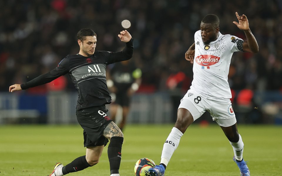 Пари Сен Жермен и Анже играят при 1:1 в мач