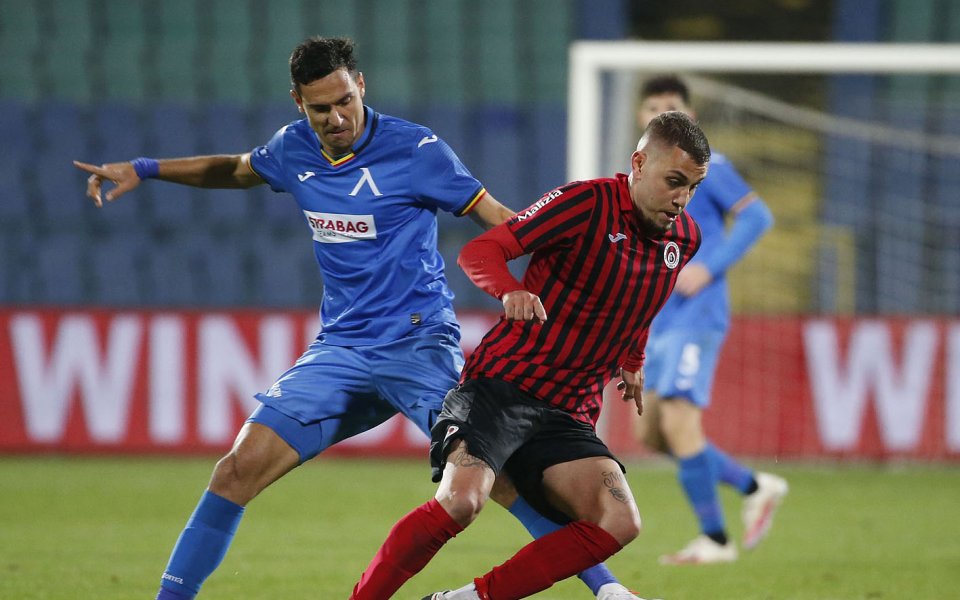 Левски продължава подготовката си за домакинството на Пирин Благоевград. Срещата