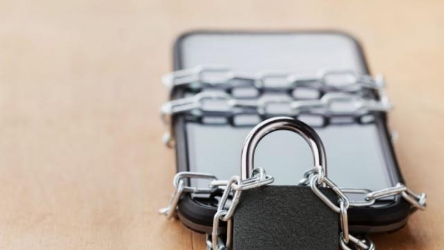 Градът, в който интернет и смартфоните са забранени със закон