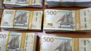 Митнически служители откриха недекларирана валута с левова равностойност 1 003