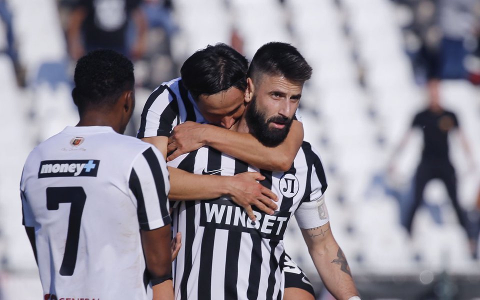 Локомотив Пловдив се наложи с 2:1 над Пирин Благоевград в