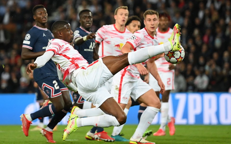 Отборите на Пари Сен Жермен и РБ Лайпциг играят при