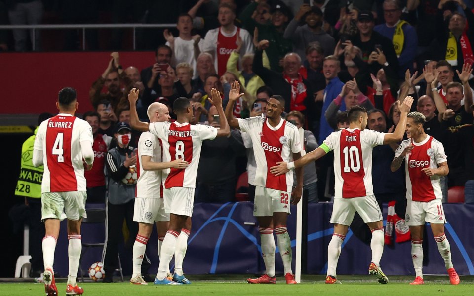 Отборът на Аякс напердаши здраво гостуващия на &bdquo;Йохан Кройф Арена&ldquo;