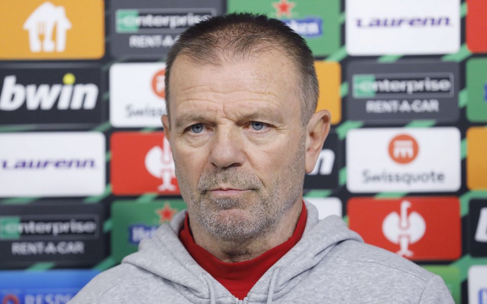 Старши треньорът на ЦСКА Стойчо Младенов призова феновете на &bdquo;червените&rdquo;