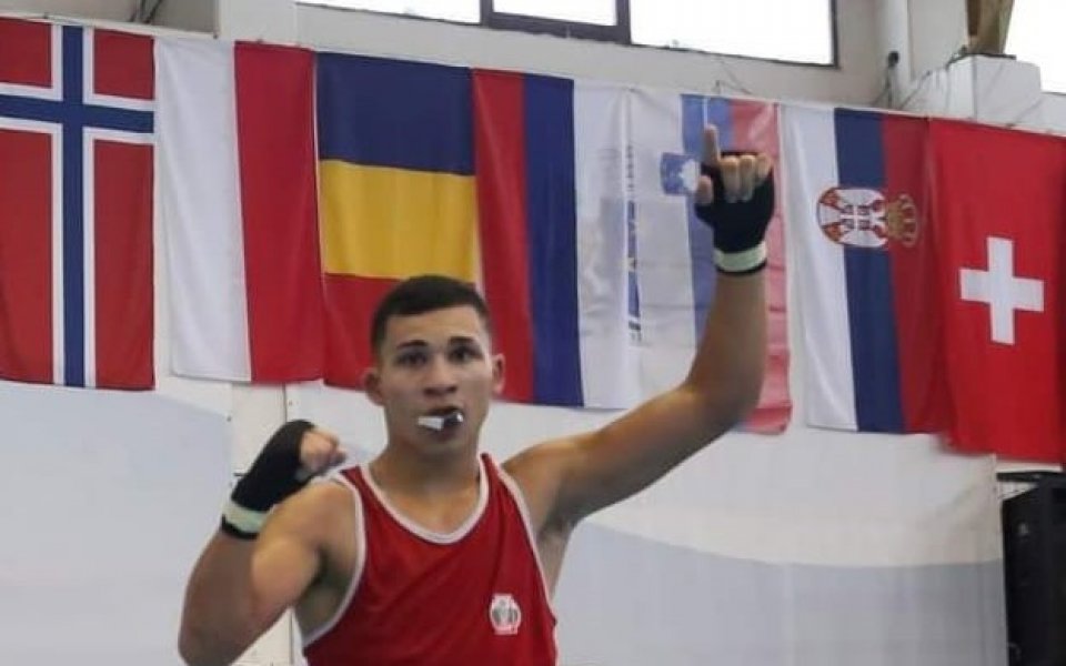 Българин в битка за златото на Европейското по бокс