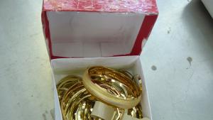 Близо 13 килограма златни бижута без документи за произход задържа