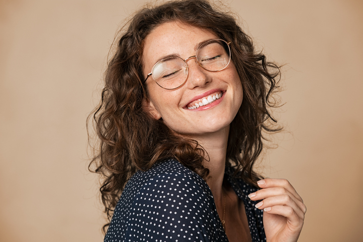 <p>Очила</p>

<p>Според изследване, жените с очила изглеждат много по-привлекателни и секси.</p>