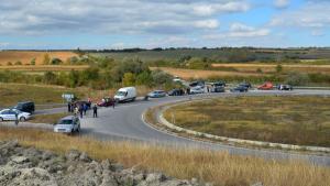 Жители на Лознишко затвориха за час пътя Разград Търговище