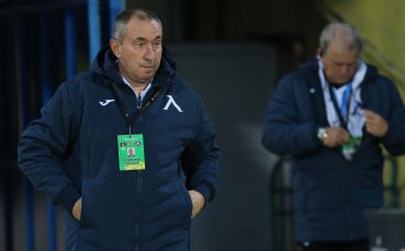 Треньорът на Левски Станимир Стоилов говори пред медиите Доволен