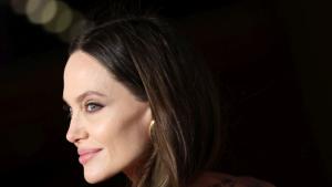 Анджелина Джоли:  Да имам деца ме спаси, те са по-добри от мен