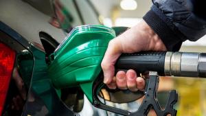 Протест срещу високите цени на горивата доведе до дълги опашки