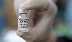 <p>Кои хора не трябва да се ваксинират с Pfizer</p>