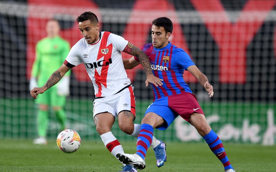 Отборите на Райо Валекано и Барселона при в сблъсък от