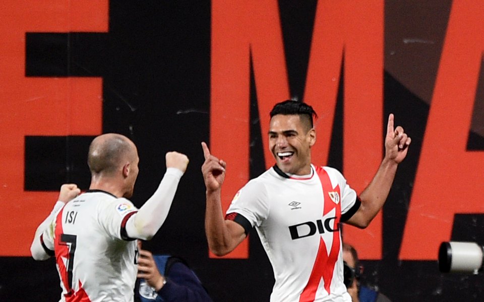 Отборите на Райо Валекано и Барселона при в сблъсък от