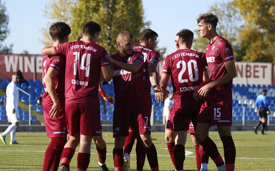 Осем мача от 17-ия кръг във Втора лига се играят