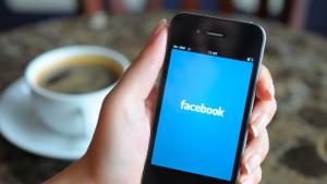 За първи път Facebook регистрира спад на потребителите съобщи