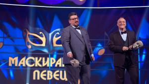 Маскираният певец