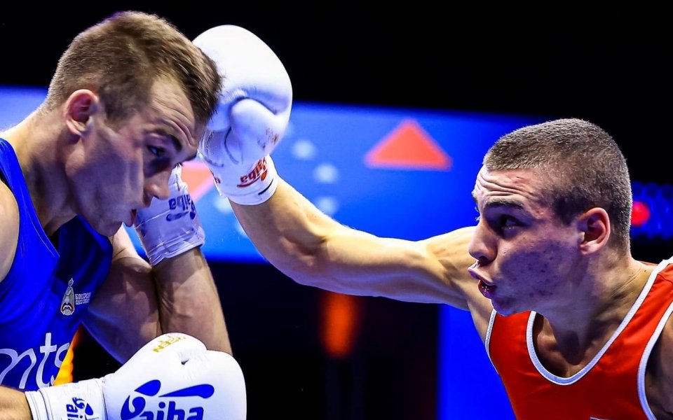 Кристиян Николов отпадна от световното първенство по бокс