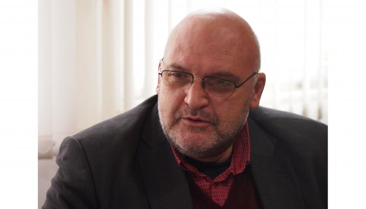 Сирене и вода пазят в жегата - Сирене и вода пазят в жегата