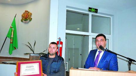 Дамян се хвърлил към огнения ад