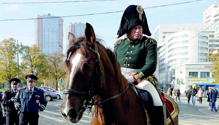 Доцентът убиец искал да се гръмне в мундир на Наполеон - Доцентът убиец искал да се
гръмне в мундир на Наполеон